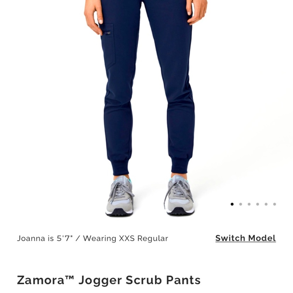 Deep royal blue Zamora scrub pants. Worn 2-3 times. Excellent condition.